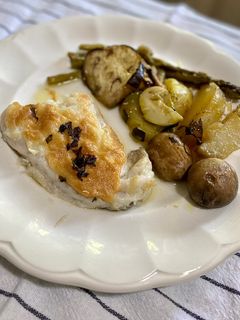 Una foto de Merluza gratinada con mayonesa de ajo