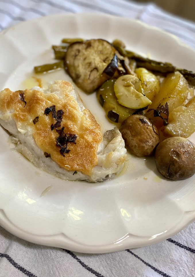 Una foto de Merluza gratinada con mayonesa de ajo