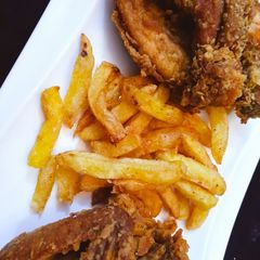 A picture of Chicken Broast.