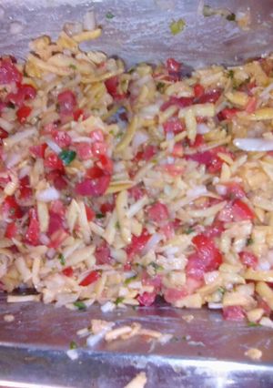 Una foto de Ensalada fresca de plátano verde