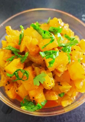 A picture of Bottle Gourd and Potato Sabzi.
