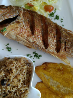 Una foto de Bocachico frito