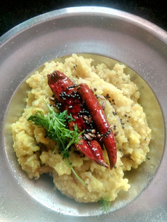 पंचधान्य मिश्रीत खिचडी (panchadhanya khichadi recipe in marathi) रेसिपी चे मुख्य फोटो