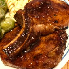 A picture of Easy Glazed Pork Chops.