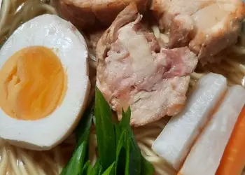 Masakan Unik Ramen topping chasiu ayam keju Ala Warteg