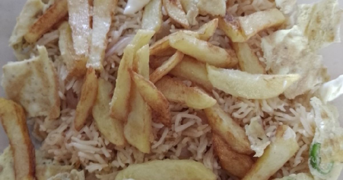 Egg Fries Rice With Garlic Touch Recipe by Ghazala Naeem - Cookpad