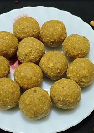 मूंगफली लड्डू (moongfali Ladoo recipe in Hindi) रेसिपी मुख्य फोटो