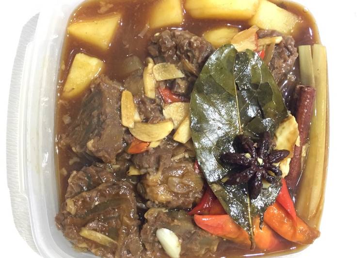 Step-by-Step Guide to Prepare Super Quick Homemade Semur daging sapi
kaya rempah