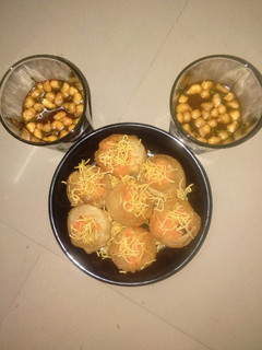 पानी पूरी(Panipuri recipe in hindi) रेसिपी मुख्य फोटो