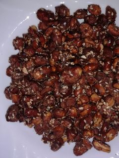 صورة لوصفة كاوكاو (فول سوداني) مكرمل بنة خرافية مقرمش لسهرات رمضان ربي يدخلو بالخير