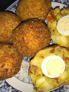 A picture of Yam egg rolls.