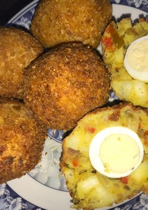 A picture of Yam egg rolls.