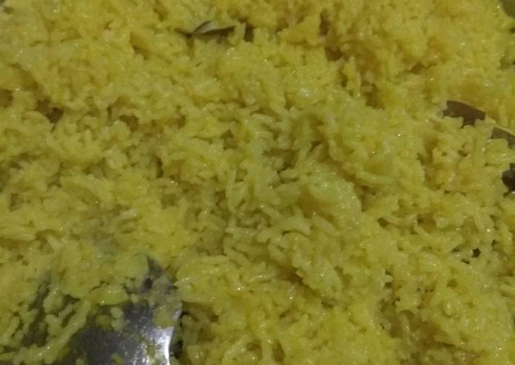 Cara Gampang Menyiapkan Nasi kuning tumpeng, Enak Banget