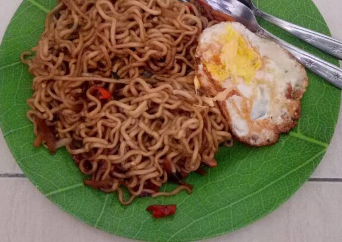 Mie goreng pedas