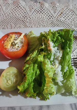 Una foto de Tomate relleno con arroz