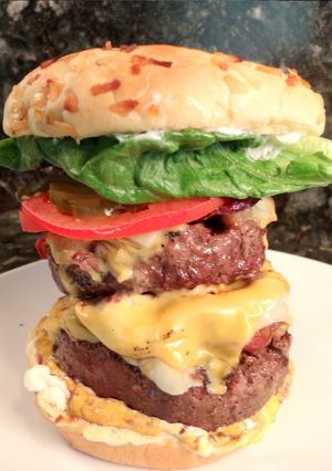 Une photo de Ultimate Burger Stack