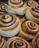 Rollos de canela •Cinnamon rolls•