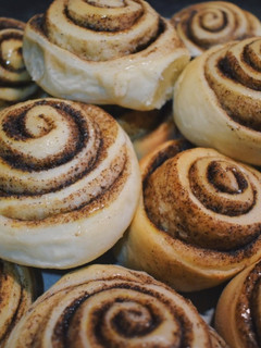 Una foto de Rollos de canela •Cinnamon rolls•