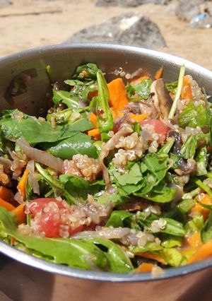 Foto principal de Ensalada de quinoa fresquita