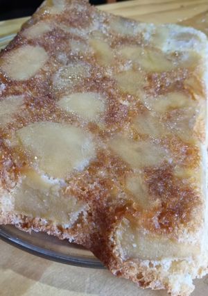 Una foto de Torta de manzana invertida