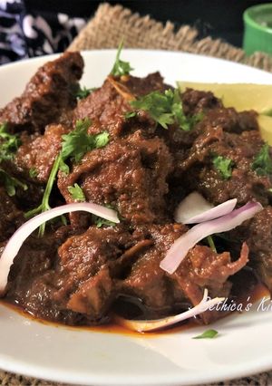 A picture of Golbari Kosha Mangsho.
