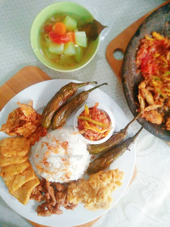 Foto resep Nasi Lalapan ala Anak Kost