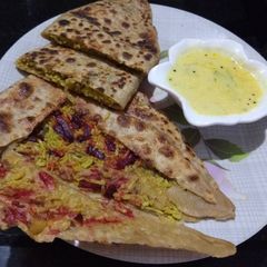 A picture of Rice & beetroot paratha.