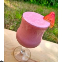 A picture of Strawberry shake.