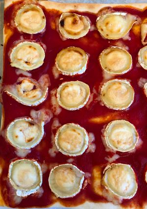Une photo de Pizza chèvre et miel