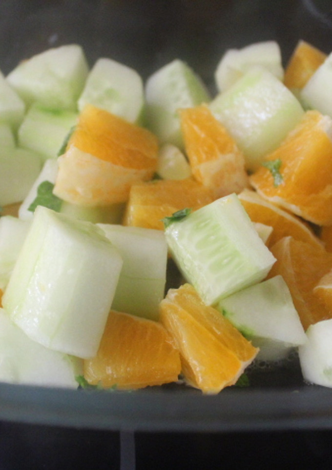 Una foto de Ensalada de pepino y naranja