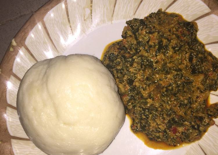 Pounded yam and Egusi soup