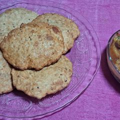 A picture of Muli puri with spicy aloo govi.
