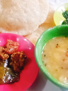 A picture of Dal kachori and Aloo tarkari.