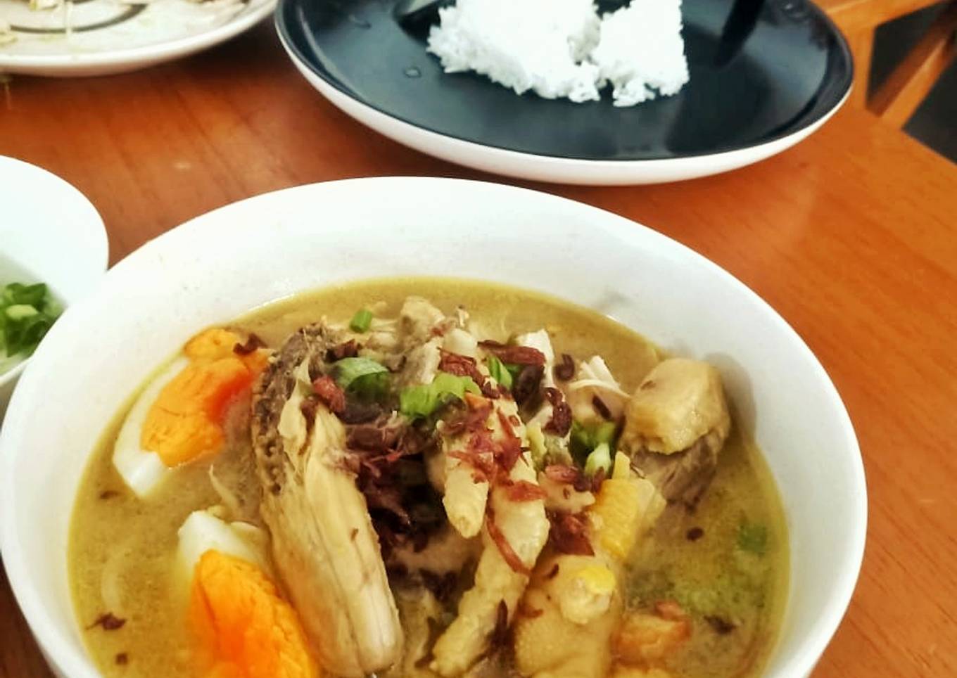 Soto kudus ceker dan ayam