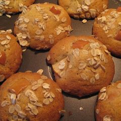 A picture of Oat & Apple Muffins.