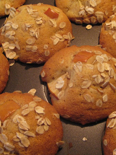 A picture of Oat & Apple Muffins.
