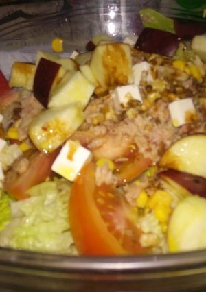 Una foto de Ensalada de manzana con nueces