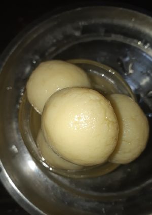 A picture of Chenna rasgulla.