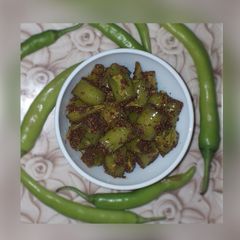 A picture of Hari Mirchi Ke Tiopre.