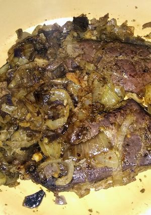 Una foto de Churrasco de hígado con cebolla