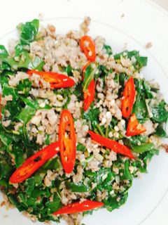 Hình của món Xào thịt chuột (cá vụn bằm xào lá cách).