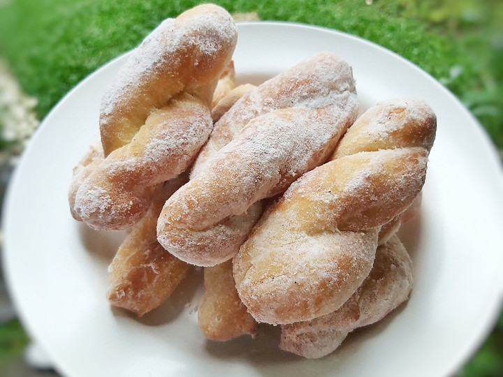 Cara Gampang Membuat Donat Kepang, Bikin Ngiler