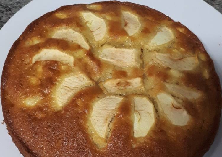 Bizcocho casero de manzana y coco