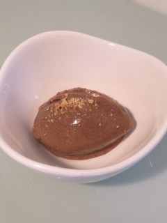 Una foto de Helado de banana y cacao