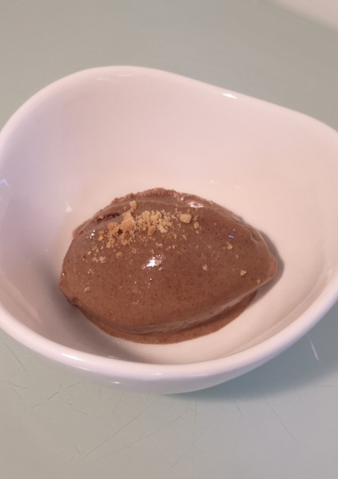 Una foto de Helado de banana y cacao