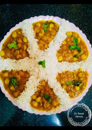 A picture of White Chickpeas and Rice.