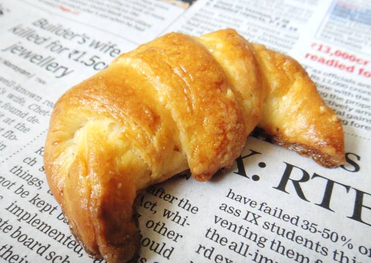 How to Prepare Homemade Croissants