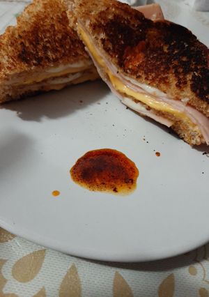 Una foto de Sándwich sincronizado