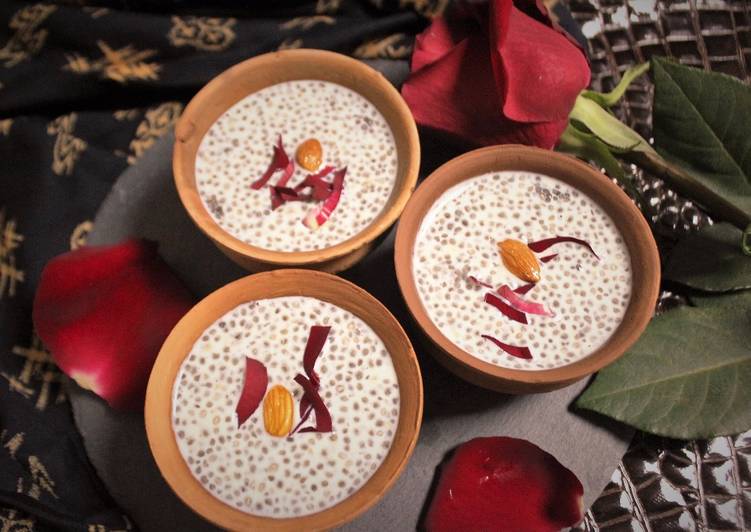 Chia Gulkand Pudding