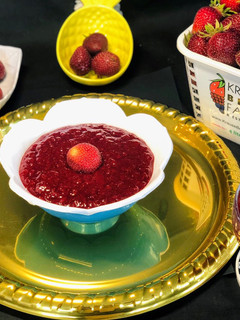 સ્ટ્રોબેરી જામ (Strawberry Jam Recipe In Gujarati) રેસીપી મુખ્ય ફોટો
